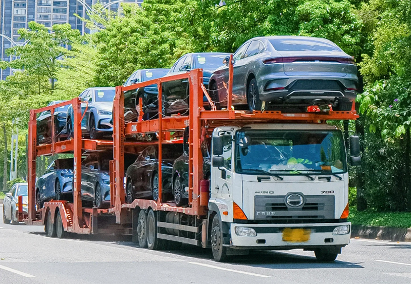 本文将介绍四川到上海的私家车托运服务，包括运输流程、费用估算和注意事项。